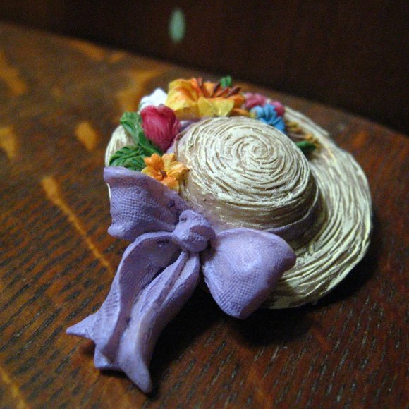 👒 Straw Floral Hat Vintage 1990's Lapel Pin - Picture 4 of 7